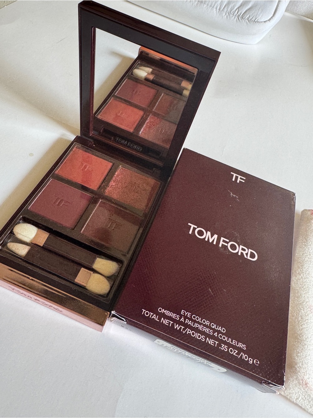 Tom Ford Cherry
Smoke Eye Color
Quad New with box